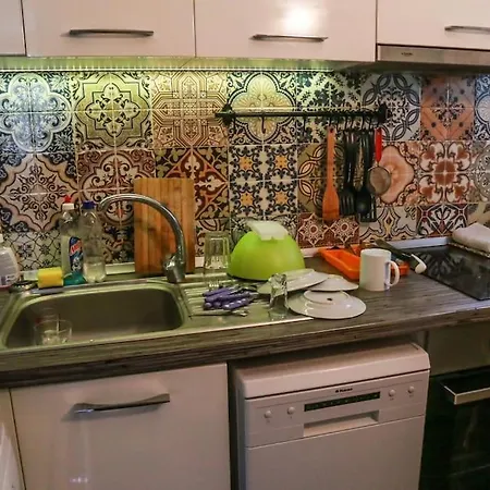 Top Center, Quiet, Independant Apartment Burgas
